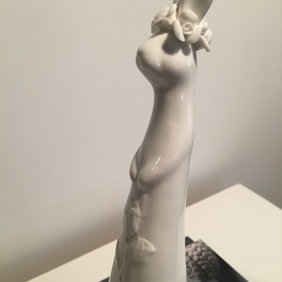 Vintage Porcelain Bunny - Picture 4 of 4